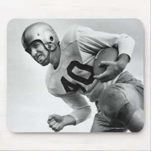 Mann, der Fußball 3 spielt Mousepad