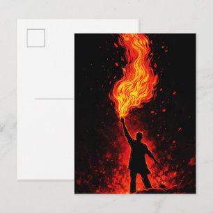 Mann hält riesige Feuerfackel Dramatische Silhouet Postkarte