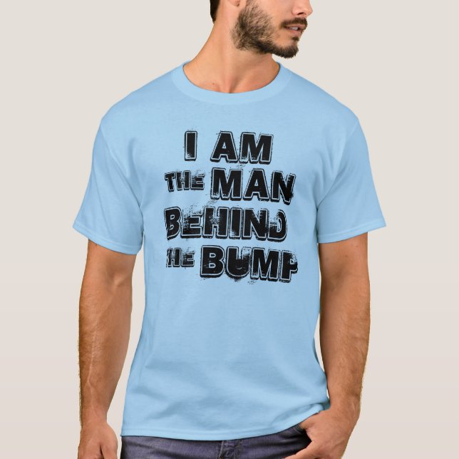 Mann hinter der Kluft T-Shirt (Vorderseite)