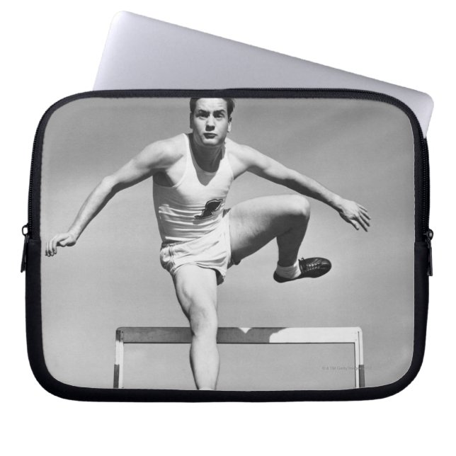 Mann Hurdling Laptopschutzhülle (Vorderseite)