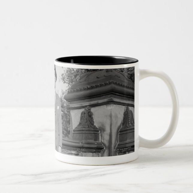 Mann im Hut Zweifarbige Tasse (Rechts)