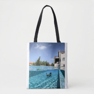 Mann im Schwimmbad am Morgen Tasche