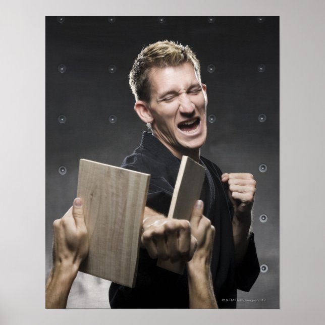 Mann in einem schwarzen Karate Gi, der Kampfkunst  Poster (Vorne)