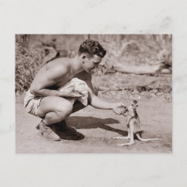 Mann mit Baby Kangaroo Postkarte