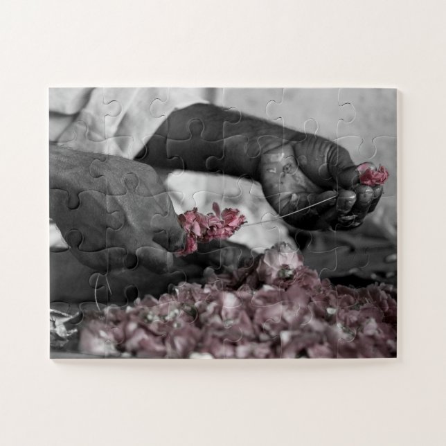 Mann mit Blume (Horizontal)