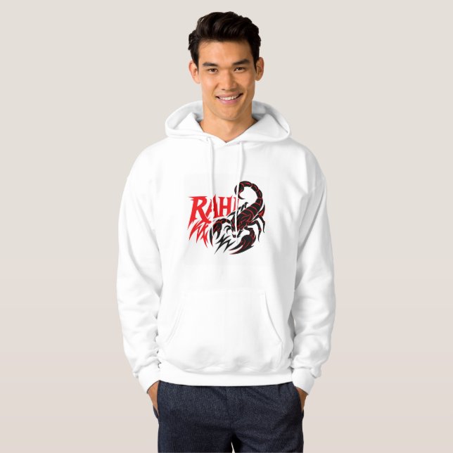 Mann mit Skorpion-Design, der ein weißes Hoodie tr (Vorne ganz)