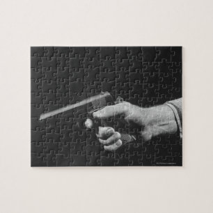 Mann mit Waffe