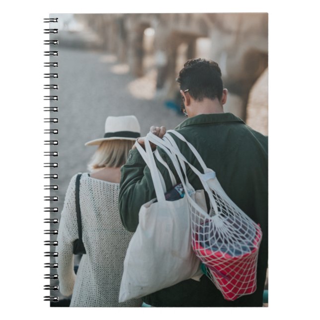 Mann mit weißen Taschen Notizblock (Vorderseite)