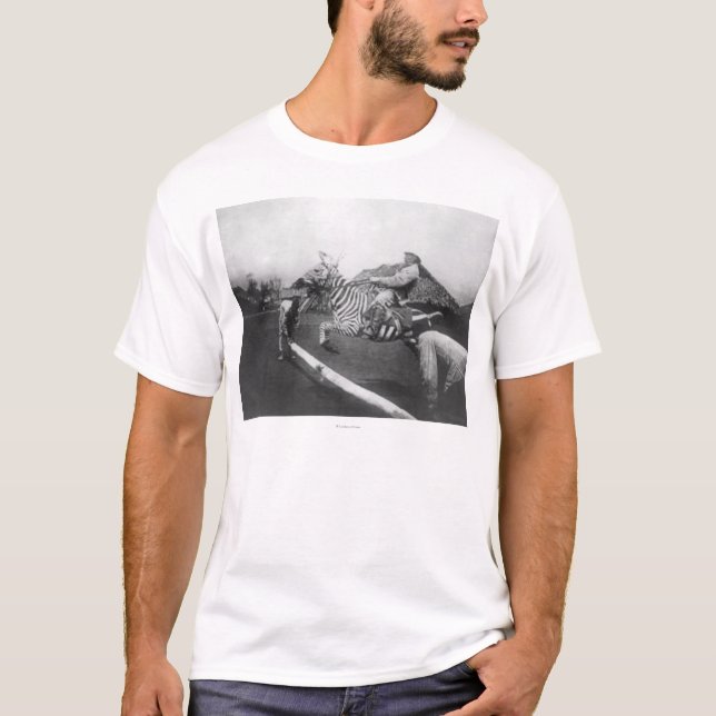 Mann-Reitzebra-springende Zaun-Fotografie T-Shirt (Vorderseite)