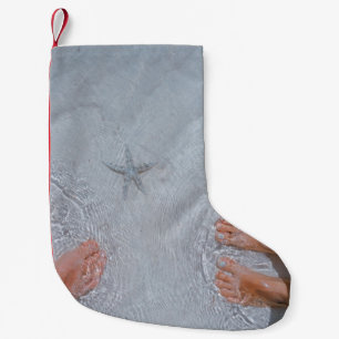 Mann und Frau am Meer nahe Seestern Kleiner Weihnachtsstrumpf