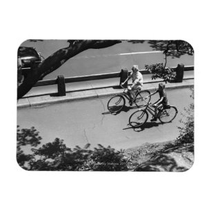 Mann und Junge beim Radfahren Magnet