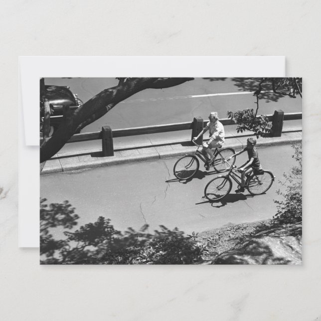 Mann und Junge Radfahren (Vorderseite)