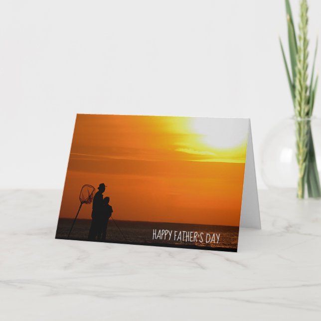 Mann und Sohn Silhouette bei Sonnenuntergang Karte (Vorderseite)
