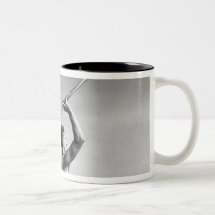 Mann-werfender Speer Zweifarbige Tasse