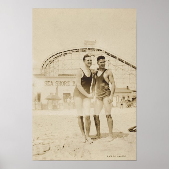 Männer am Strand Stehend Poster (Vorne)