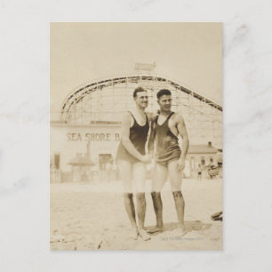 Männer auf dem Strand Stehend Postkarte