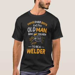 Männer bewegen sich über Jungen, Ließ diesen alten T-Shirt