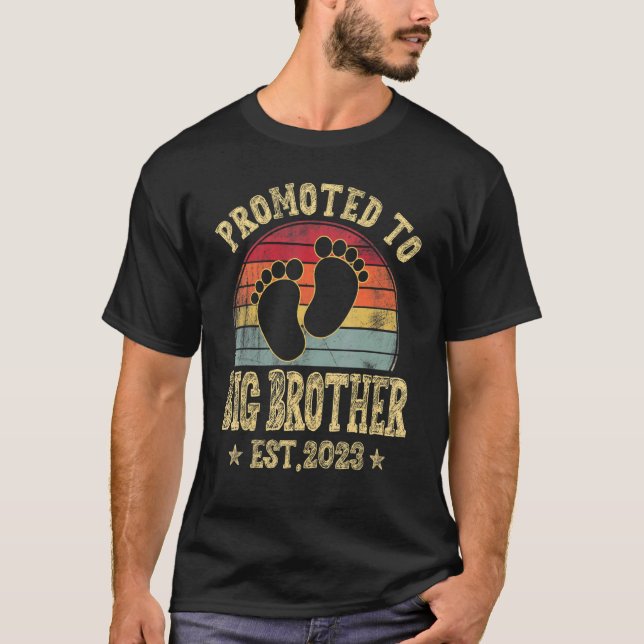 Männer, die zum ersten Mal nach 2023 an den großen T-Shirt (Vorderseite)