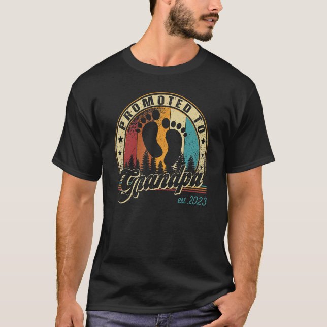 Männer, die zum Opa Est 2023 zum ersten Mal geworb T-Shirt (Vorderseite)