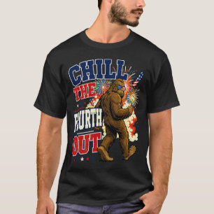 Männer entspannen sich am vierten lustigen Bigfoot T-Shirt