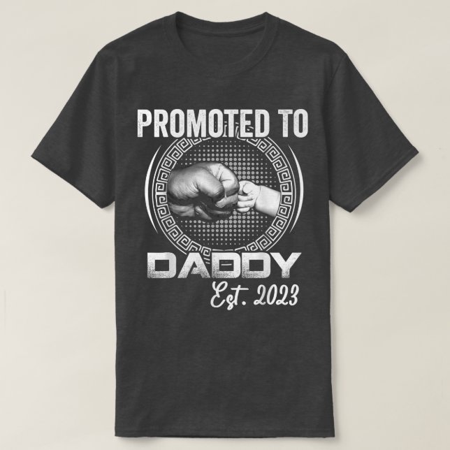 Männer für bald Est 2023 Gewitterschwangerschaft A T-Shirt (Design vorne)