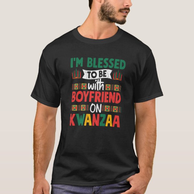 Männer gesegnet mit Freund auf Kwanzaa Afrikanisch T-Shirt (Vorderseite)