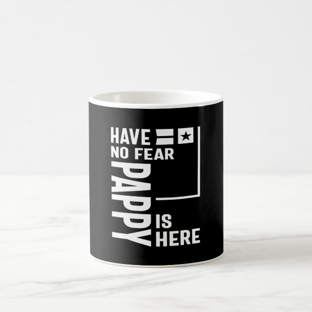 Männer haben keine Angst Pappy ist hier Vater Gesc Kaffeetasse (Mittel)