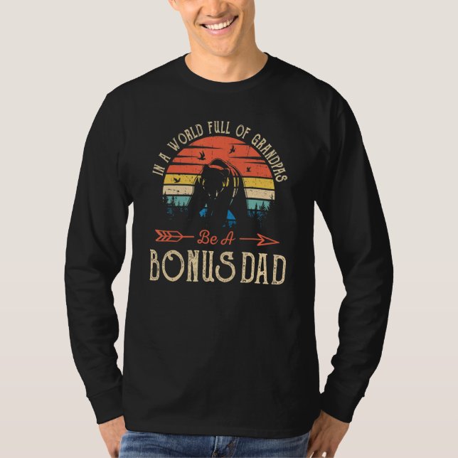 Männer in einer Welt voller Grandpas sind ein Bonu T-Shirt (Vorderseite)