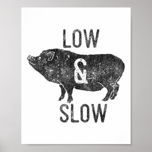 Männer mit niedriger und langsamer Grillen und Rau Poster