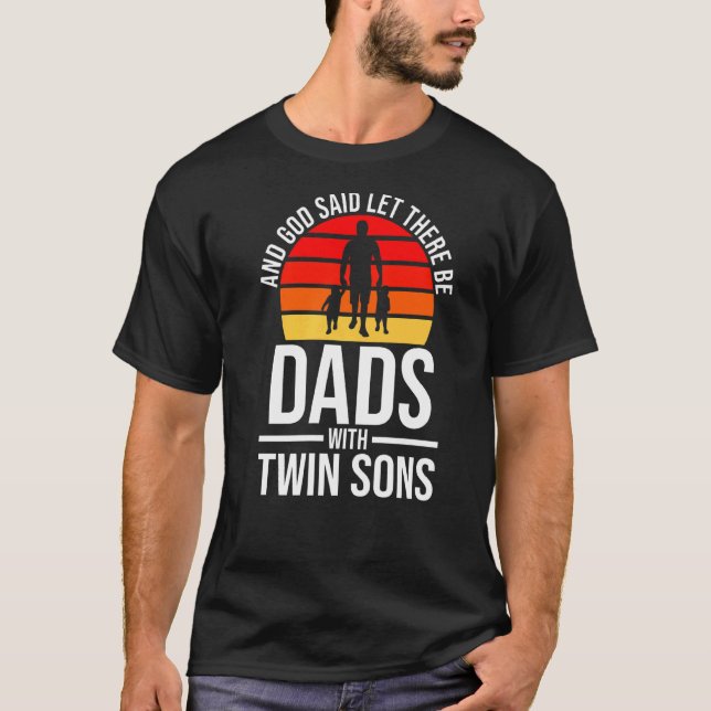 Männer und Gott sagte Vater mit zwei Söhnen Junge  T-Shirt (Vorderseite)