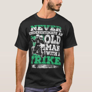 Männer unterschätzen nie einen alten Mann mit eine T-Shirt
