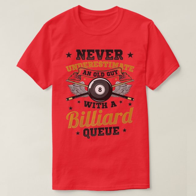 Männer unterschätzen nie einen alten Typ mit einem T-Shirt (Design vorne)