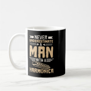 Männer unterschätzen nie einen Mann mit Harmonikaf Kaffeetasse