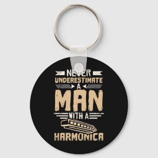 Männer unterschätzen nie einen Mann mit Harmonikaf Schlüsselanhänger