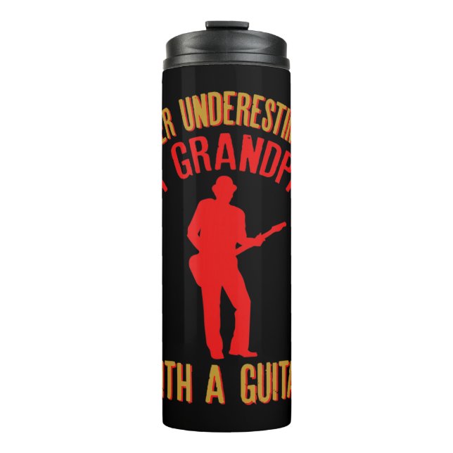 Männer unterschätzen niemals einen Opa mit Gitarre Thermosbecher (Vorderseite)