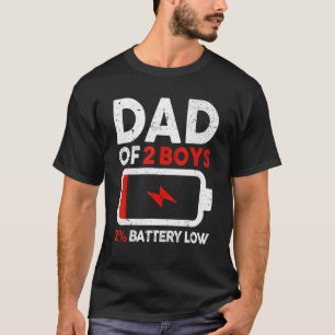 Männer Vater von 2 Jungen mit niedrigem Akku müde T-Shirt