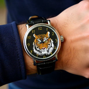 Männerhöhle mit einem Tiger Armbanduhr