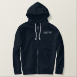 Männerhoodie Bestickter Hoodie<br><div class="desc">Für den Groom hier ist ein marineblau Unterschlupf zum Entspannen. Weiß bestickter Text vorne und hinten. Passen Sie dieses Objekt an oder kaufen Sie es wie gezeigt.</div>