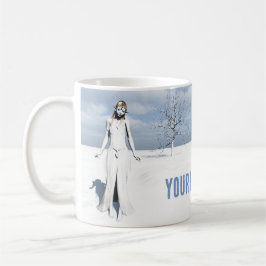 Männliche Elfe, die im Schnee spazieren. Anpassbar Kaffeetasse