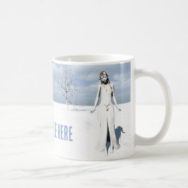 Männliche Elfe, die im Schnee spazieren. Anpassbar Kaffeetasse