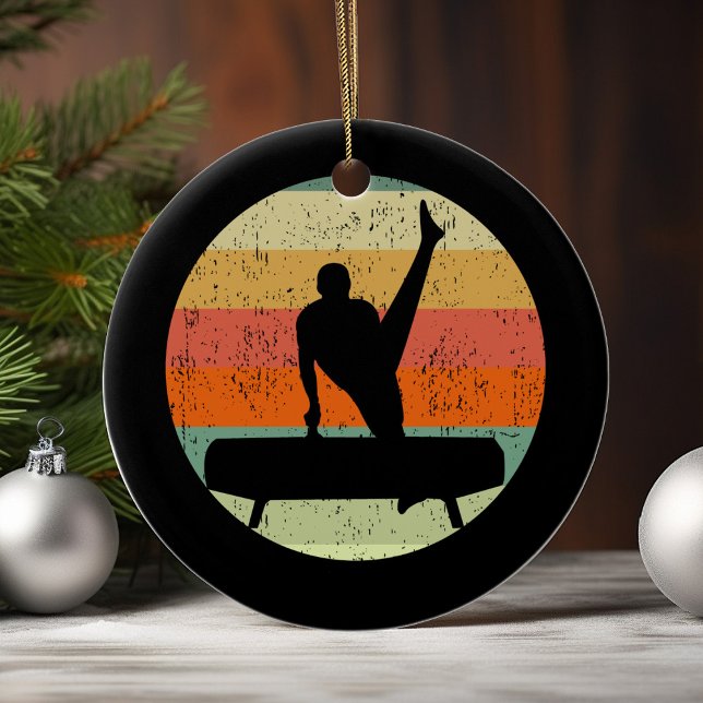 Männliche Gymnastik Männliche Gymnastik bei Sonnen Keramik Ornament (Von Creator hochgeladen)