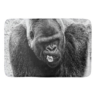 Männlicher Tieflandsilverback-Gorilla, Badematte