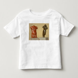Männlicher Torso des roten Sandsteins und grauer Kleinkind T-shirt