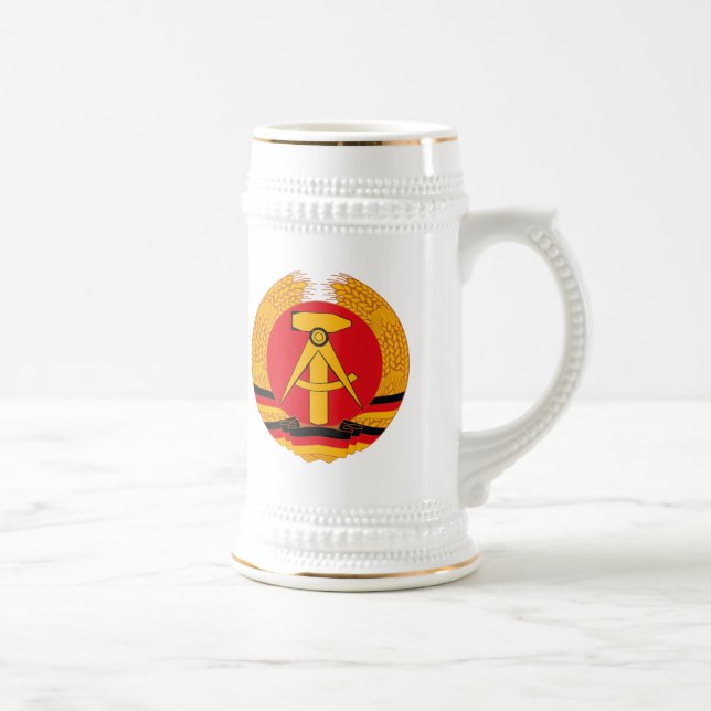 Manteau de l'Allemagne de l'Est de tasse de bras (Droite)
