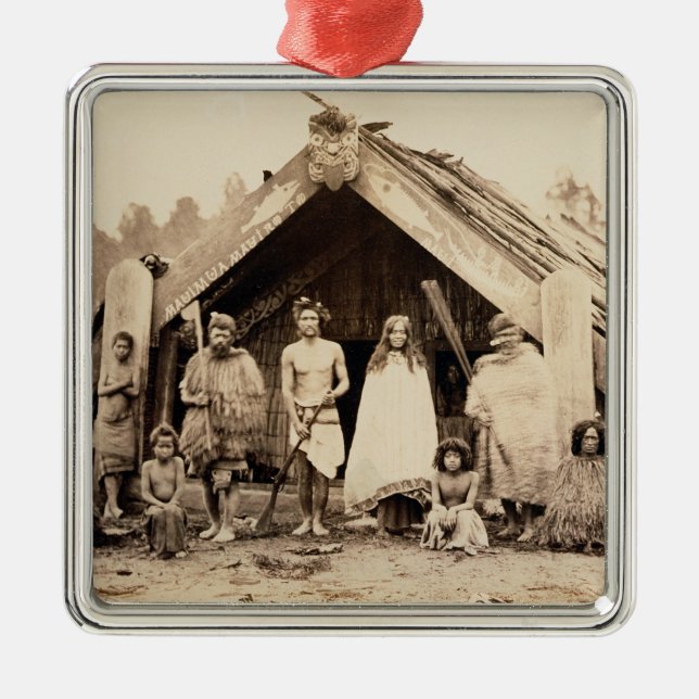 Maori- Familie, Neuseeland, c.1880s (Albumendruck) Ornament Aus Metall (Vorne)