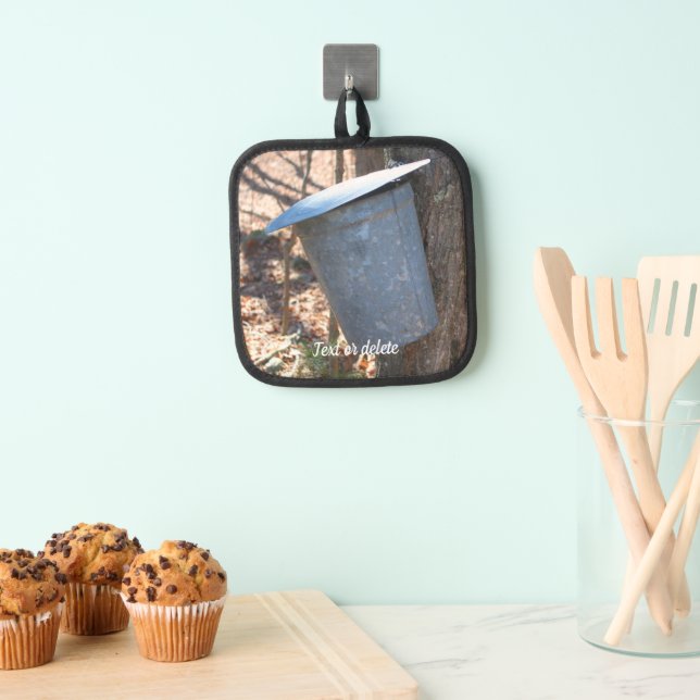 Maple Syrup Sap Bucket on Tree Personalized Topflappen (Insitu (Hängend))