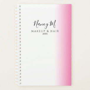 Maquillage et cheveux blanc rose et gris