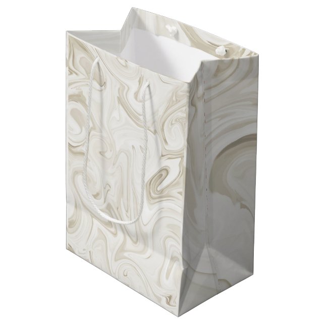 Marbile Paint Off White Chic Weihnachtsgeschenk Wr Mittlere Geschenktüte (Vorderseite Schrägansicht)