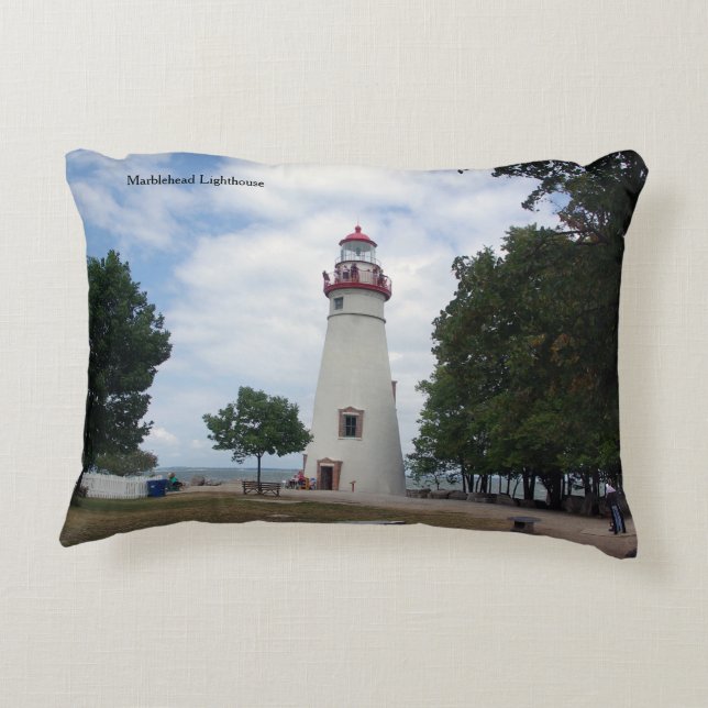 Marblehead Lighthouse Doppelseitiges Akzent Kissen (Rückseite)