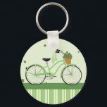 March Bicycle Schlüsselanhänger<br><div class="desc">With a basket filled with shamrocks, all done up in green, this fresh bicycle design is fun.</div>